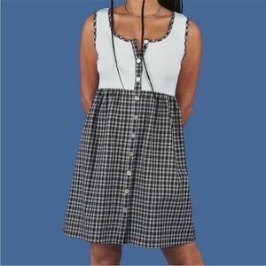 Unif White/Grey Plaid Play Dress Size Medium